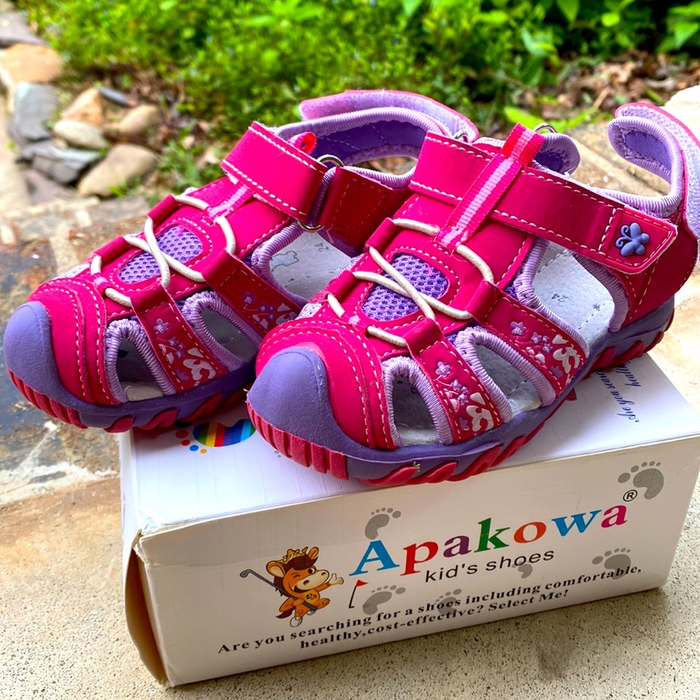 Apakowa new kid’s sandals toddler size 8